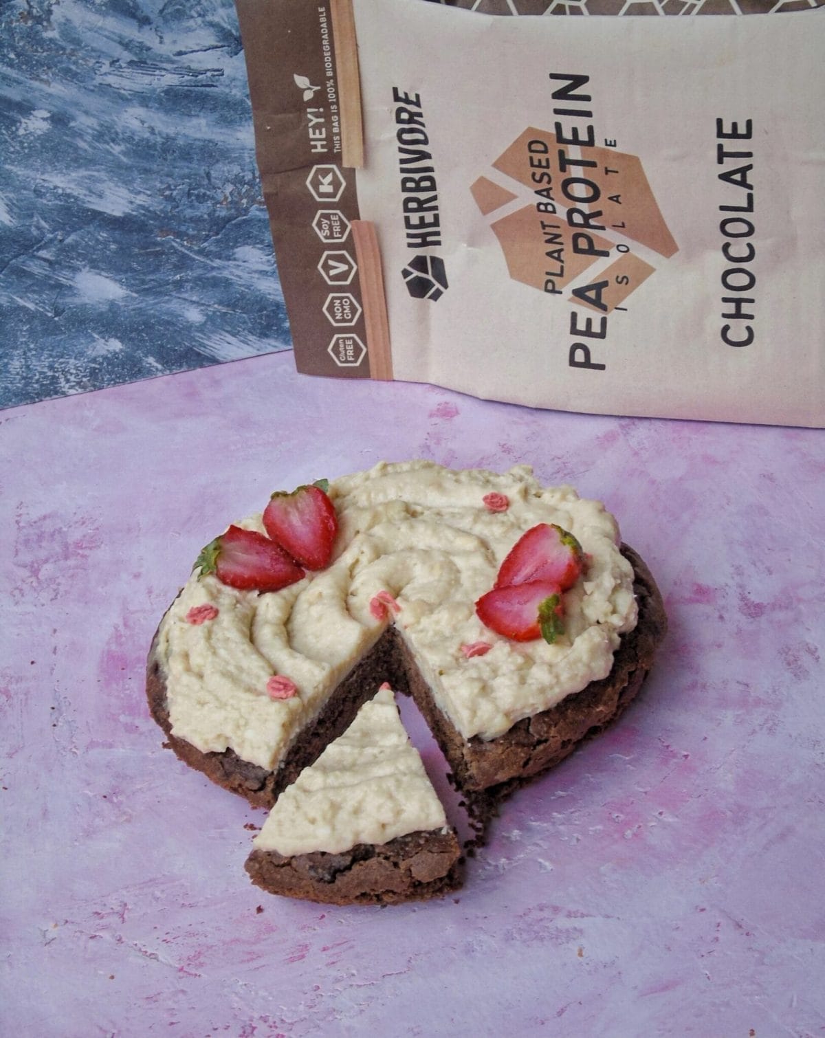 Pastel mocha alto en proteína