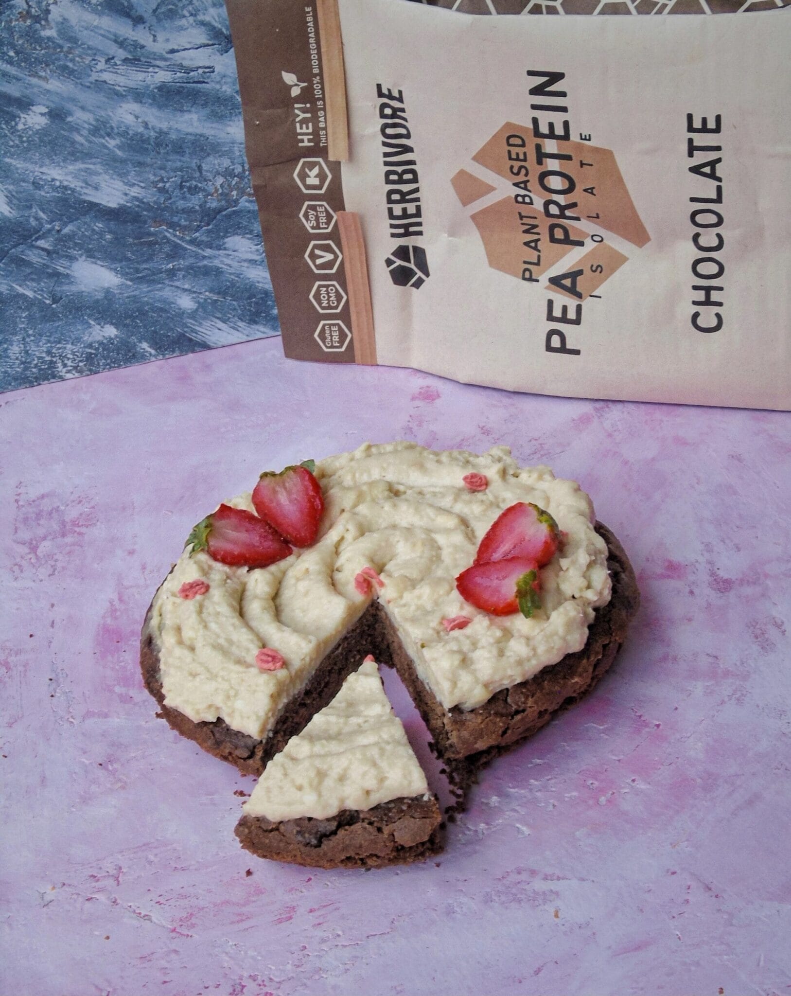 Pastel mocha alto en proteína